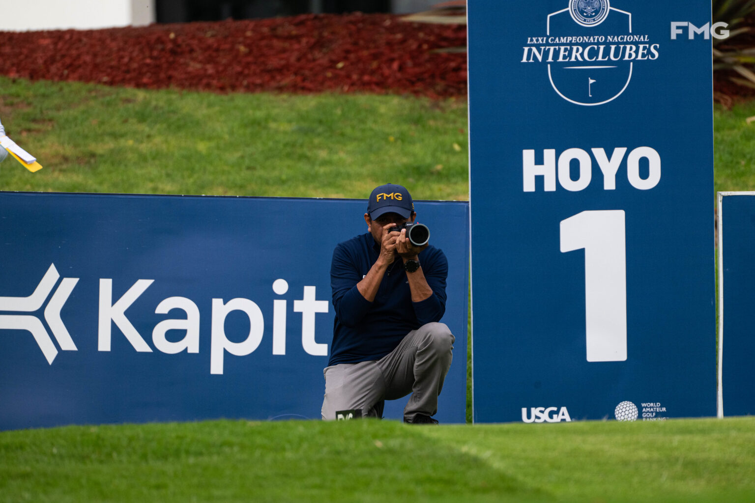 Eduardo Rivero cubriendo el Campeonato Nacional Interclubes, en el hoyo 1